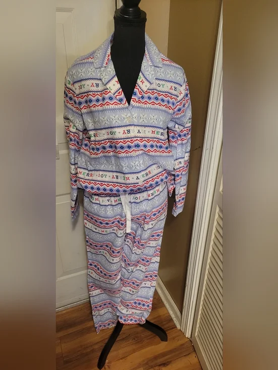 Old Navy Christmas Cozy Printed Pajama Set — Size Small, NWT - Picture 3 of 9